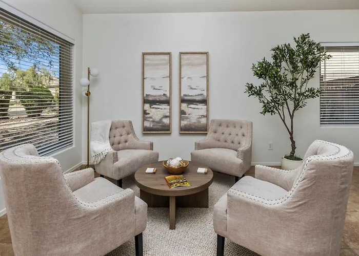 Luxe 4br Desert Oasis W Pool Mtn Views Holiday home