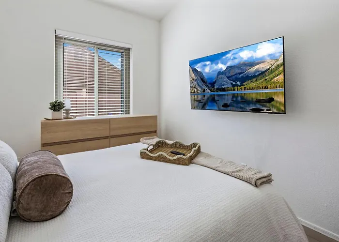 Luxe 4br Desert Oasis W Pool Mtn Views Holiday home