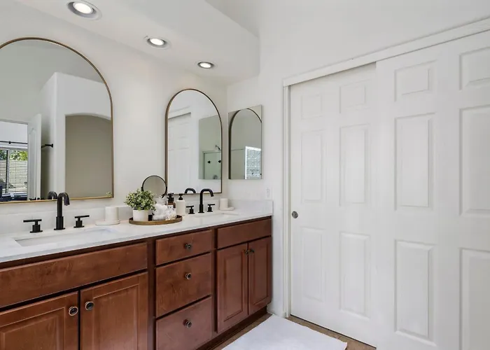 Luxe 4br Desert Oasis W Pool Mtn Views Holiday home Mesa