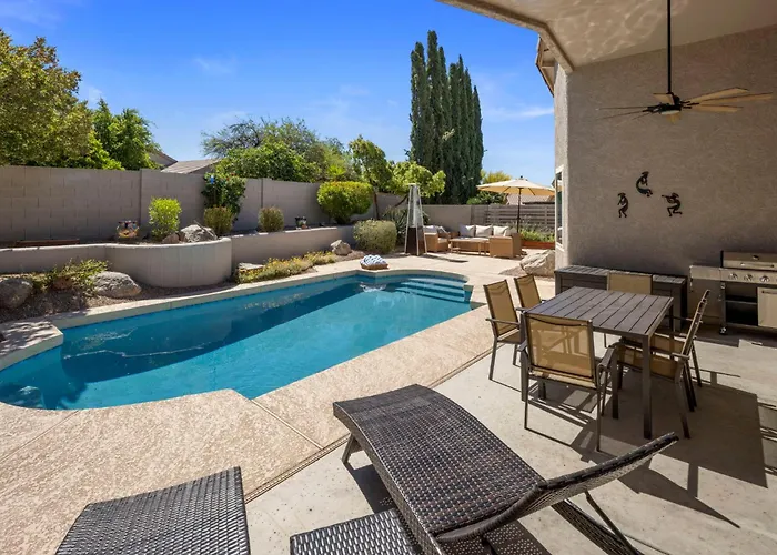 Luxe 4br Desert Oasis W Pool Mtn Views Mesa