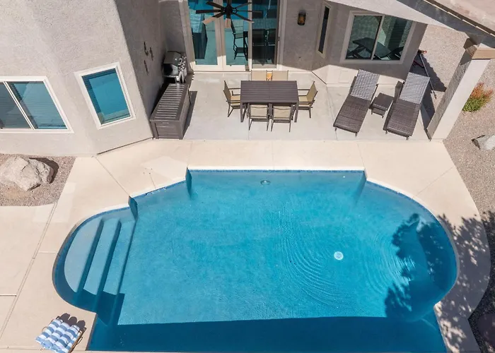 Luxe 4br Desert Oasis W Pool Mtn Views