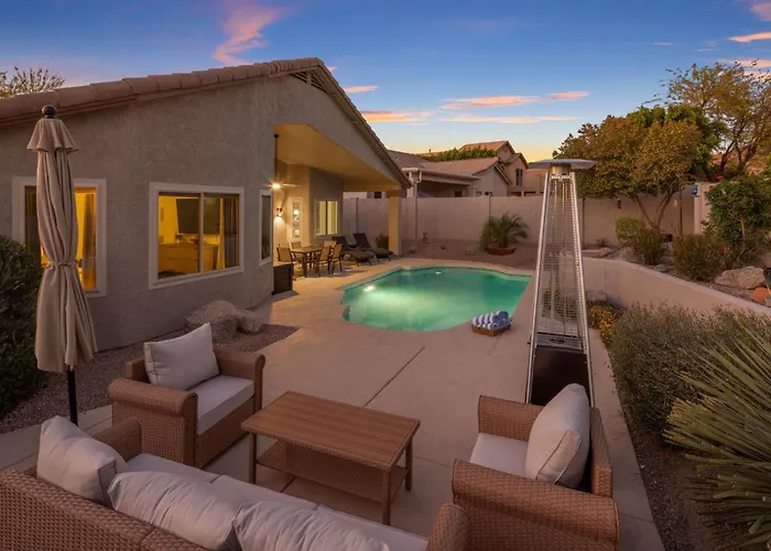 Luxe 4br Desert Oasis W Pool Mtn Views Holiday home *